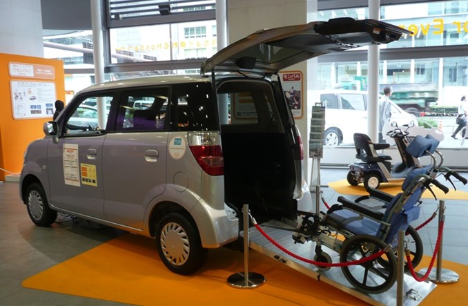 Niepełnosprawni: Nawet do pojazdu autonomicznego trzeba móc się dostać