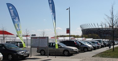 Warszawa: Miejsce parkingowe luksusem – także dla niepełnosprawnych