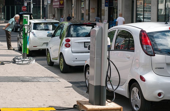 Wielka Brytania: Tylko elektryczne pojazdy już w 2030 roku!