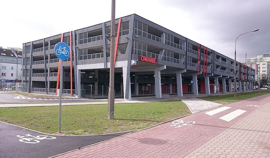 Warszawiacy lubią korzystać z parkingów P+R Warszawiacy lubią korzystać z parkingów P+R