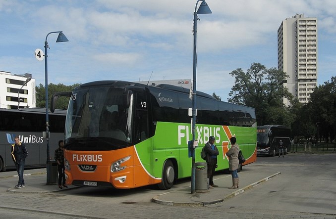 FlixBus: Kolej rozwija się dzięki ulgom ustawowym, autobusy nie