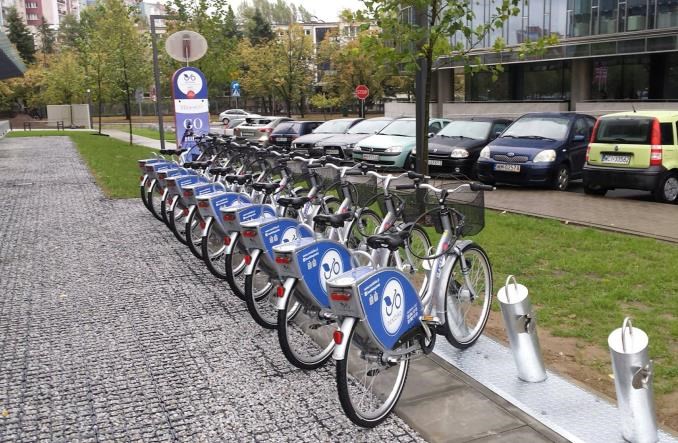 W rok Warszawie znacznie przybyło rowerzystów. Pomaga Veturilo