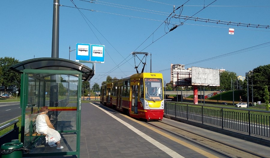 Łódź: Od dziś biletomaty „mówią” po ukraińsku Łódź: Od dziś biletomaty „mówią” po ukraińsku