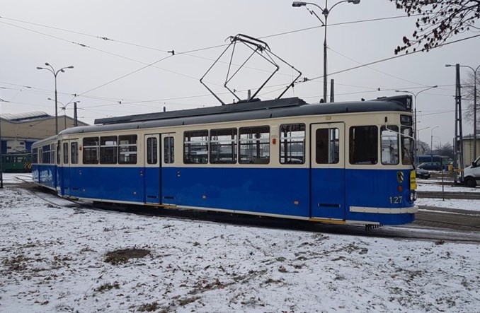 MPK Kraków odrestaurowało zabytkowy wagon T4 w krakowskich barwach