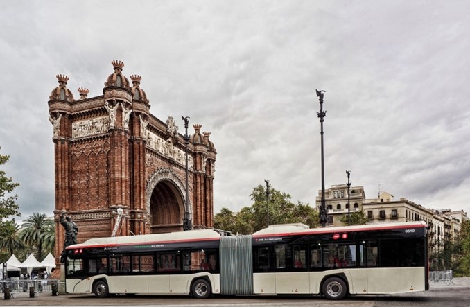 Barcelona. Solaris i Irizar wygrały przetarg na elektrobusy