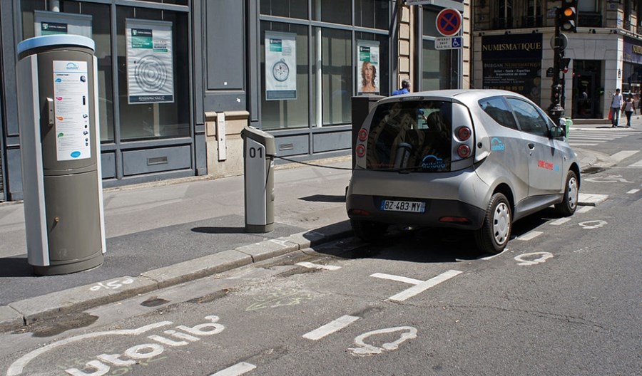 Paryż udostępnił mieszkańcom 1000 ładowarek po Autolib Paryż udostępnił mieszkańcom 1000 ładowarek po Autolib