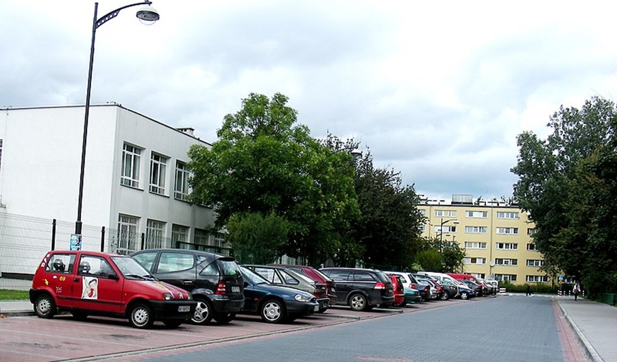 W Krakowie, Poznaniu i Łodzi pomysł zakazu podwożenia dzieci do szkoły W Krakowie, Poznaniu i Łodzi pomysł zakazu podwożenia dzieci do szkoły
