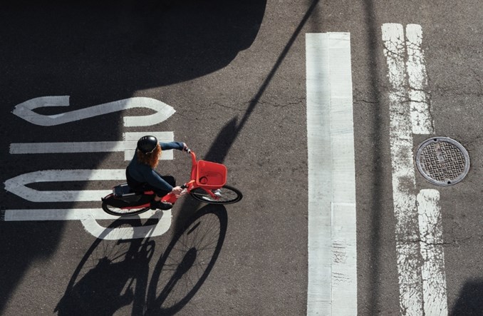 Uber polubił się z rządem i inwestuje w Polsce. Nie w samochody, a rowery…