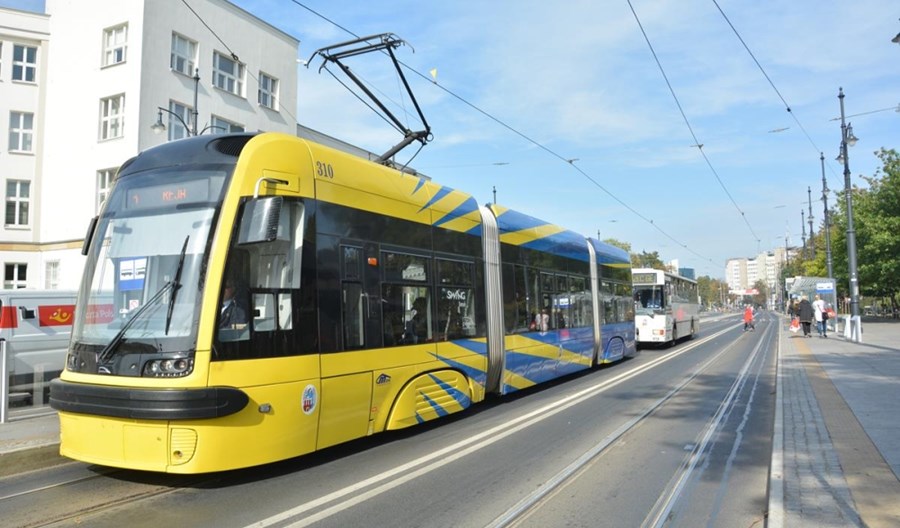 Toruń: Trzy oferty na 73 tablice systemu informacji pasażerskiej Toruń: Trzy oferty na 73 tablice systemu informacji pasażerskiej