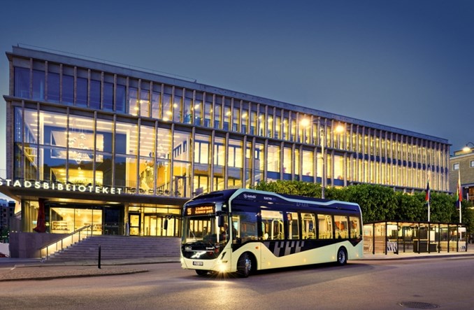 Göteborg. Elektryczne autobusy Volvo jako mobilne biblioteki