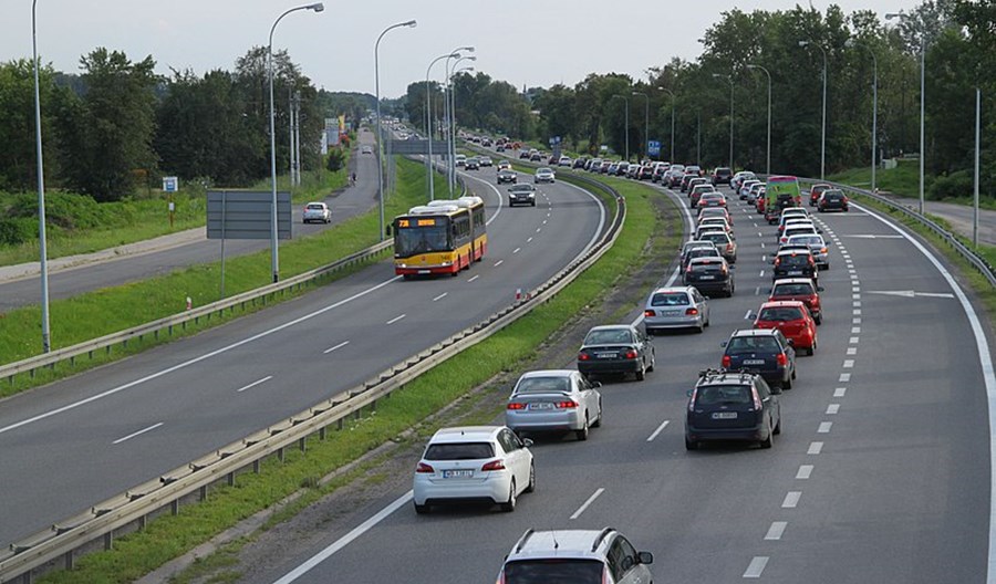 ZM: Jak zlikwidować korki zmianą samochodu na autobus ZM: Jak zlikwidować korki zmianą samochodu na autobus