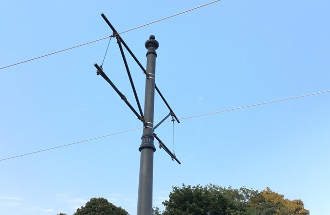 Tramwaje Warszawskie: Remont 2,7 tys. słupów trakcyjnych za 15 mln zł