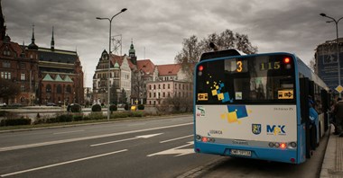 Bezpłatna komunikacja w Legnicy. Trzymający w napięciu thriller ze szczęśliwym zakończeniem