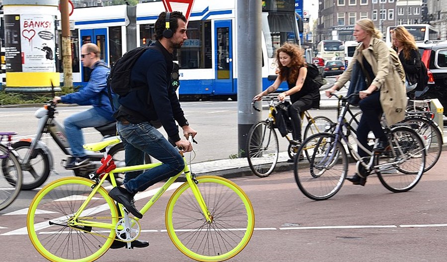 Holendrzy w 2018 r. wydali więcej na rowery elektryczne niż na zwykłe Holendrzy w 2018 r. wydali więcej na rowery elektryczne niż na zwykłe