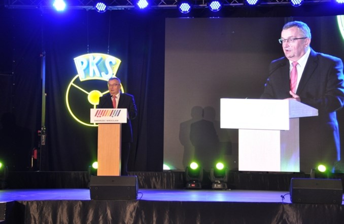 Adamczyk o nowelizacji ustawy PTZ: Dajmy szansę przewoźnikom