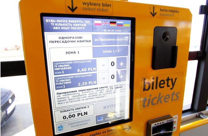 Warszawa. W biletomatach już jest język ukraiński