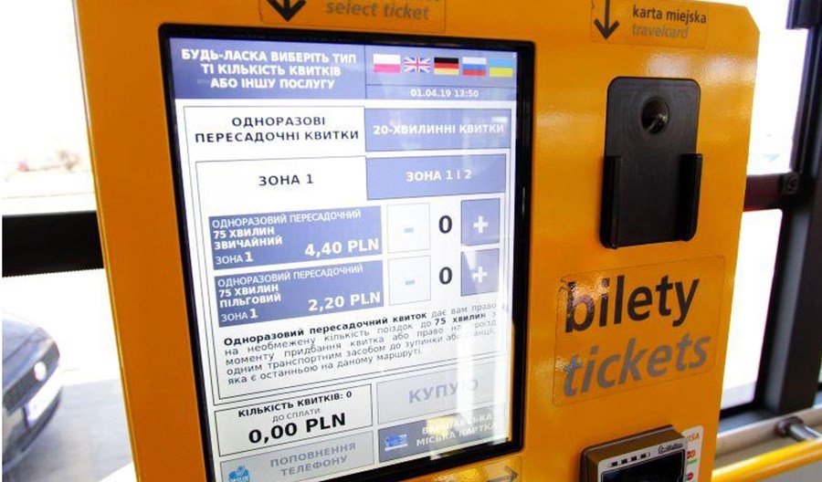 Warszawa. W biletomatach już jest język ukraiński Warszawa. W biletomatach już jest język ukraiński