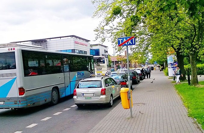 Rząd przyjął projekt „ustawy uberowej”. Jazda tylko z licencją