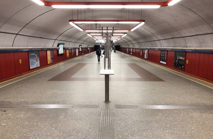 Metro: Wątpliwe udogodnienia dla niewidomych. Krytykuje nawet miasto