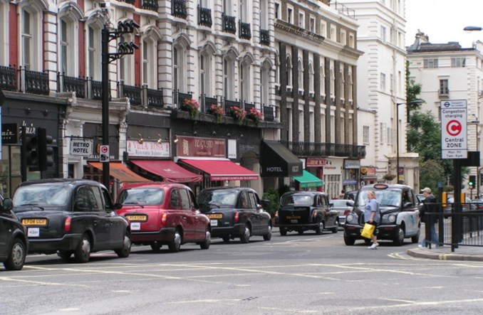 Londyn. ULEZ działa. Wjazd autem do centrum nawet za 24 funty