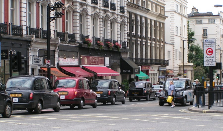 Londyn z ponad 40 spotykają się z czadem i angie