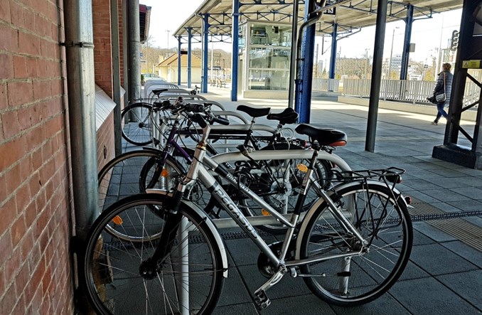 Ponad 8,6 tys. stojaków na kolei na nowy sezon rowerowy