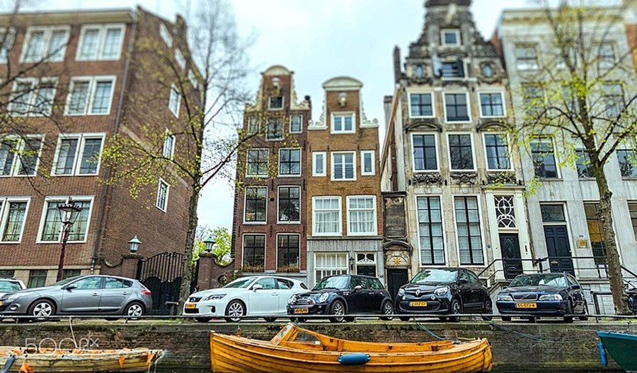 Amsterdam likwiduje ok. 10 tys. miejsc parkingowych Amsterdam likwiduje ok. 10 tys. miejsc parkingowych