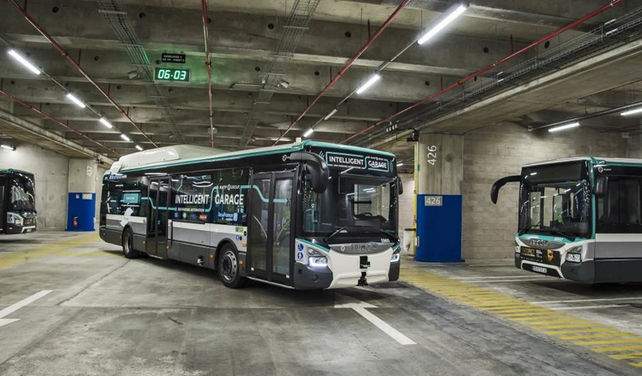Paryż. Zajezdnia autobusowa w centrum miasta? To ma sens Paryż. Zajezdnia autobusowa w centrum miasta? To ma sens