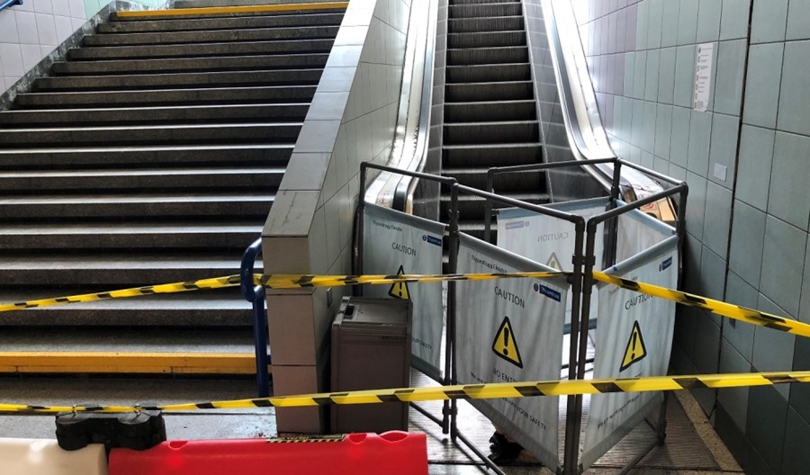 Metro: Nadzór budowlany sprawdzi niebawem naruszone wyjście na Świętokrzyskiej Metro: Nadzór budowlany sprawdzi niebawem naruszone wyjście na Świętokrzyskiej