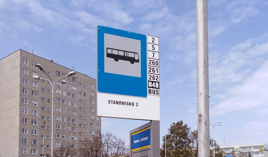 Pabianice: Poprawia się standard przystanków autobusowych Pabianice: Poprawia się standard przystanków autobusowych