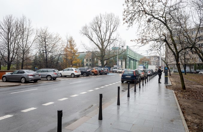 Warszawa. Kto obsłuży płatne parkowanie – SkyCash czy mPay?