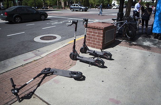 Adamczyk: E-hulajnogi nie są pieszymi. „Projekt przepisów praktycznie gotowy”