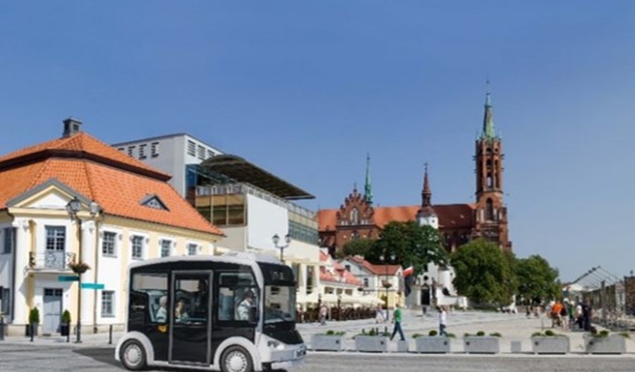 Białystok. Testy przedziwnego pojazdu. Jednocześnie autobusu i samochodu Białystok. Testy przedziwnego pojazdu. Jednocześnie autobusu i samochodu