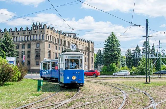 Kraków: Historyczny wagon doczepny typu ND znów na nowohuckich torach