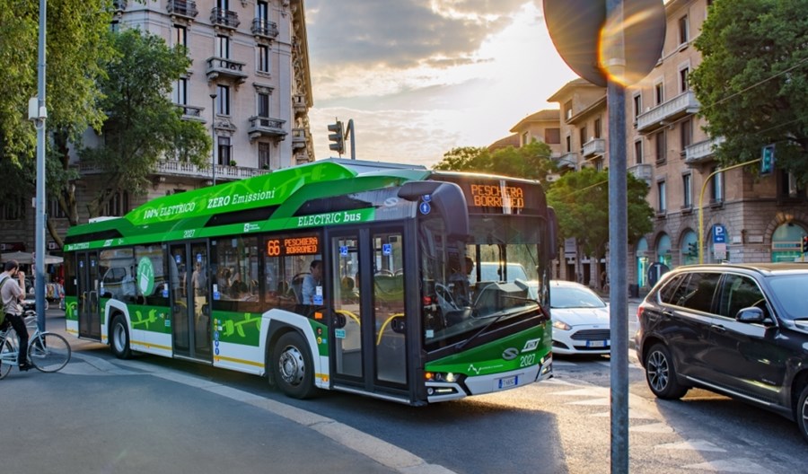 Mediolan. Solaris wygrał gigantyczny przetarg za 200 mln euro Mediolan. Solaris wygrał gigantyczny przetarg za 200 mln euro