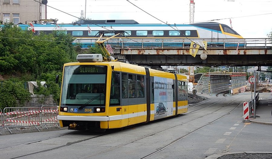 Pilzno kupuje 34 tramwaje i 34 trolejbusy za pieniądze EBI Pilzno kupuje 34 tramwaje i 34 trolejbusy za pieniądze EBI