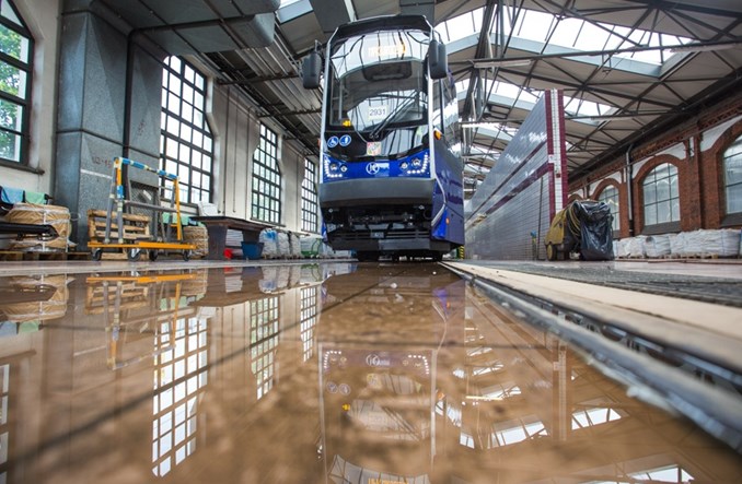 Cztery nowe tramwaje pojadą do Grudziądza. Umowa podpisana