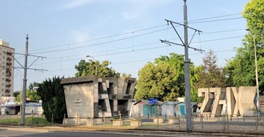 Tramwaje Warszawskie: Historyzujące słupy trakcyjne nie będą już stawiane wszędzie