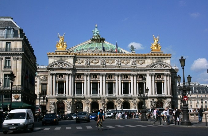 Francuskie strefy Crit’Air, czyli auta z naklejkami