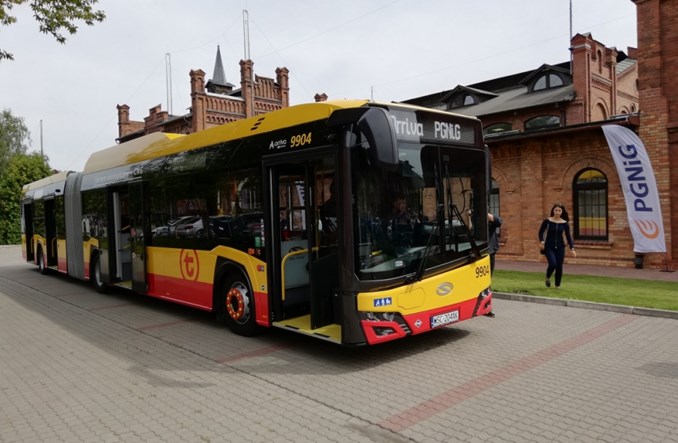 Warszawa. PGNiG dostarczy 22 mln m3 gazu dla autobusów Arrivy
