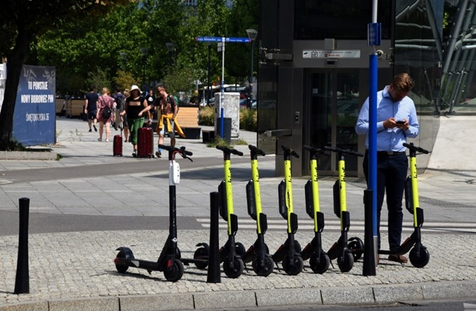 Czy hulajnoga elektryczna jest ekologiczna? Może być