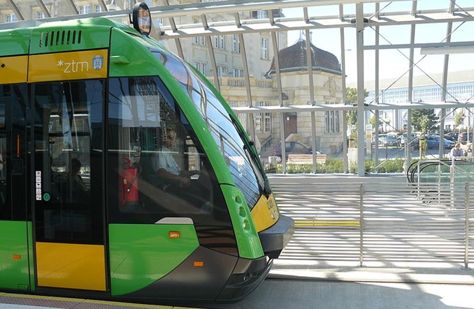 Poznań kupuje 19 tablic informacji pasażerskiej na przystanki