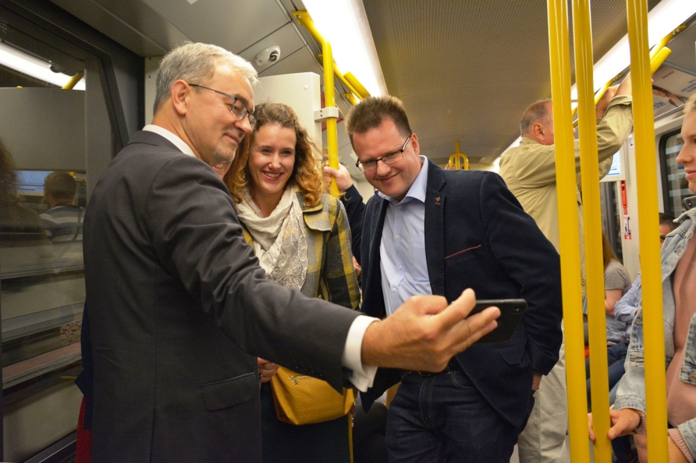 Na zaproszenie władz stolicy metrem przejechali się ministrowie Kwieciński i Bittel