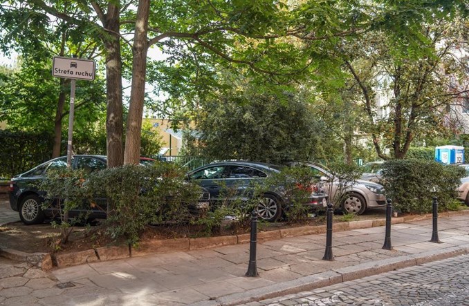 Wrocław. Jacek Sutryk wyrzucił auta ze skweru przy Krowiej