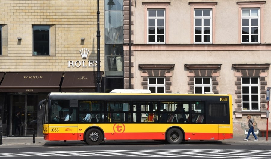 Warszawa: Szczepienia na stacjach metra i specjalny autobus