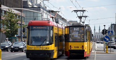 Rafał Trzaskowski: Komunikacja działa normalnie, opłaty parkingowe też