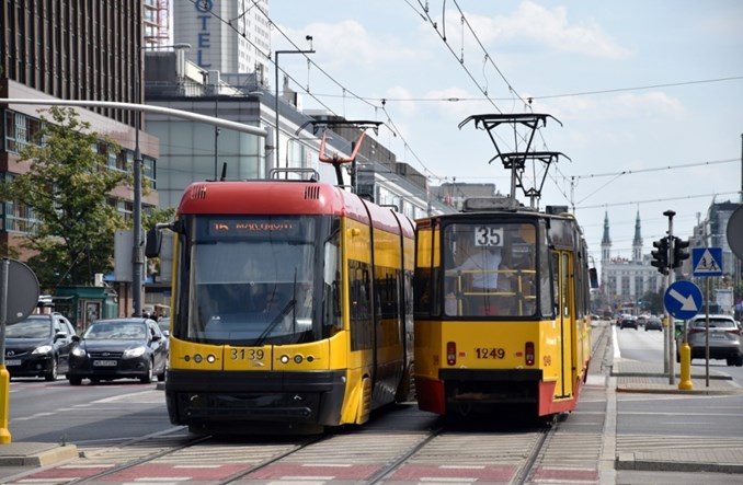 Rafał Trzaskowski: Komunikacja działa normalnie, opłaty parkingowe też