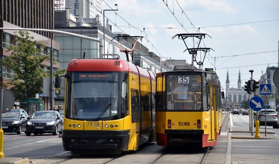 Rafał Trzaskowski: Komunikacja działa normalnie, opłaty parkingowe też Rafał Trzaskowski: Komunikacja działa normalnie, opłaty parkingowe też