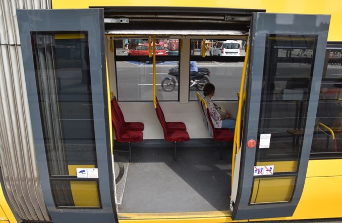 Bezpłatna komunikacja w Warszawie. Miły, pusty gest [komentarz]