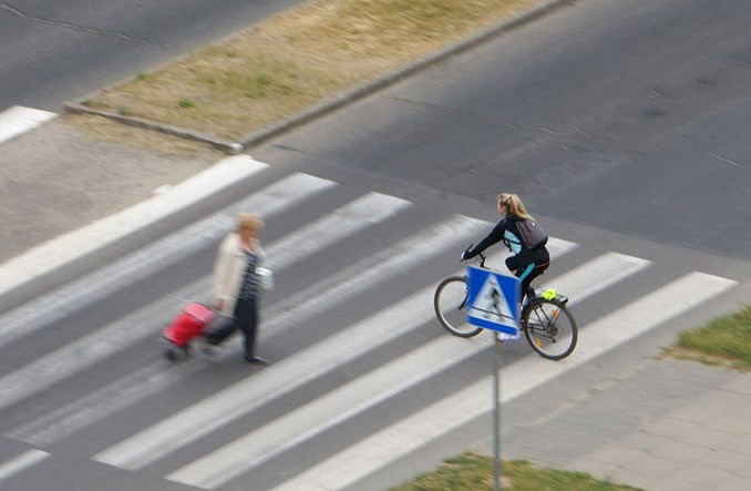 Chotomów to Polska w pigułce. Rodzice stawiają radar, policja pisze pisma